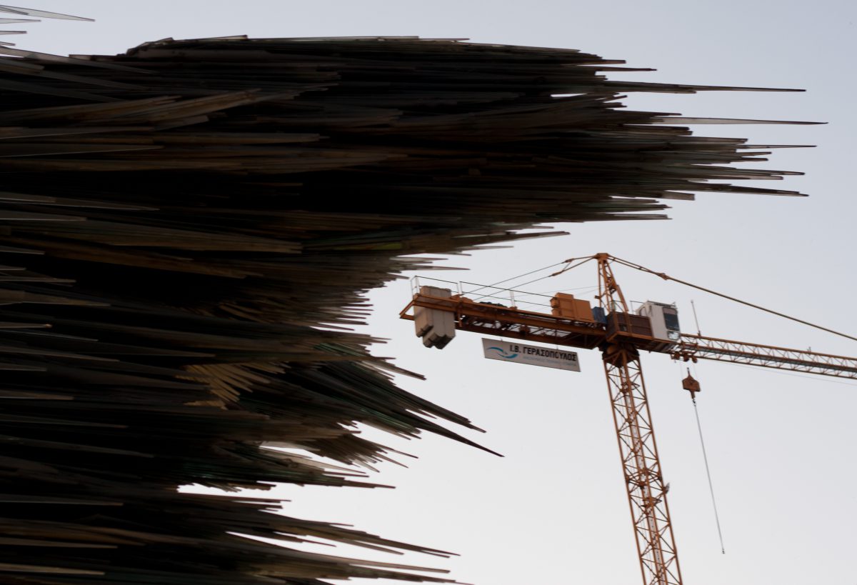 Dromeas - Costas Varotsos, sculpture, glass, crane